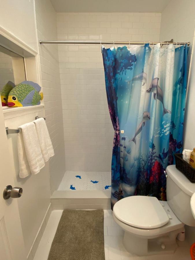 Private Queen Room Bathroom,1067437069:JPEG