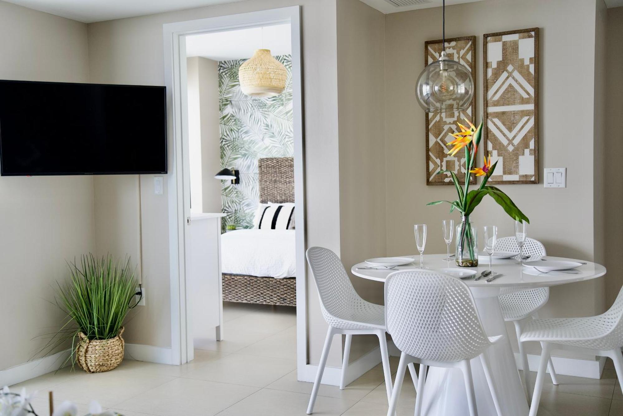 One-Bedroom Apartment with Balcony Partial Ocean View Upper Level