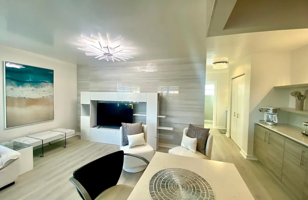 Panoramic Luxurious Waterfront One Bedroom Apartment With Miami Skyline View Free Parking 5Min Drive To Miami Beach-1
