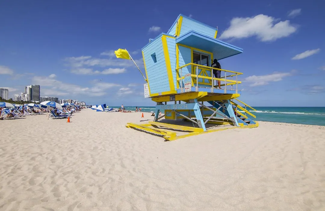 Beachfront 1 Bedroom With 2 Queen Beds On Ocean Drive-1