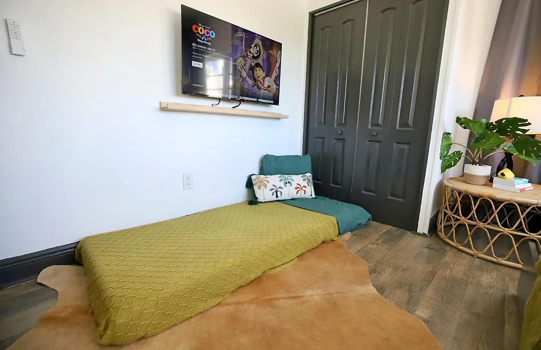 Miami Beach Apartment With Private Patio Family Friendly No Pet Fee-1