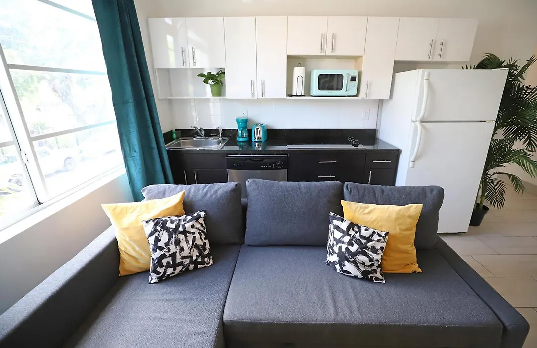 2 Bedroom Apartment 3 Minute Walk To South Beach & Ocean Drive-1