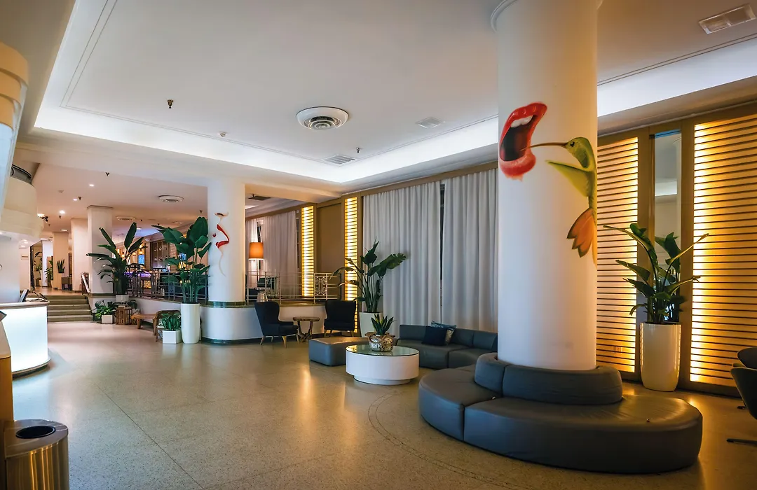 Marseilles Beachfront Hotel-1