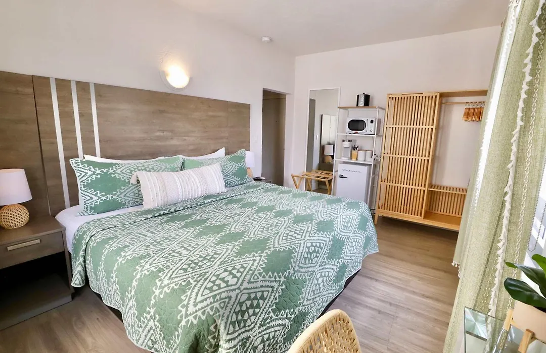 South Beach Suite In South Of Fifth Neighborhood Across From Miami'S Best Beach-1