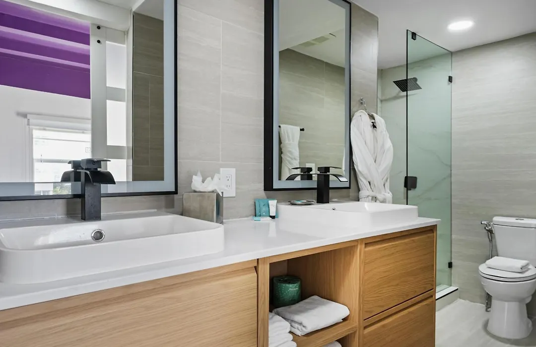 Townhouse Hotel-1