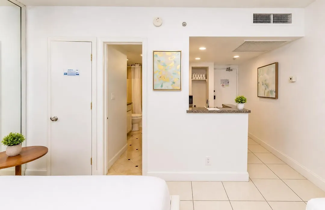 Seastays-Miami Beach Apartments-1