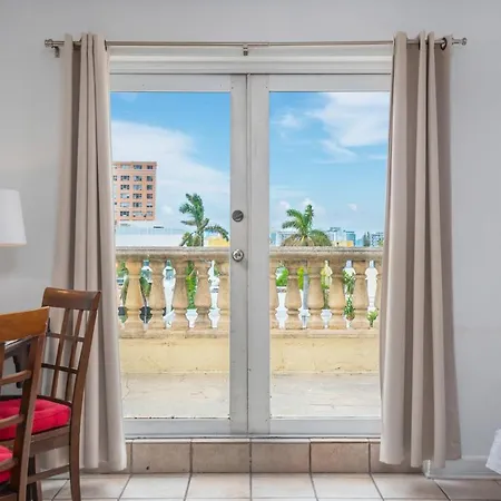 Sobe Lux Suites On Ocean-3