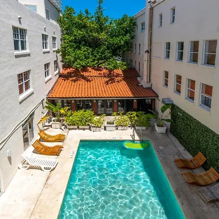 Cento Collins Stays By Mercury South Beach-3