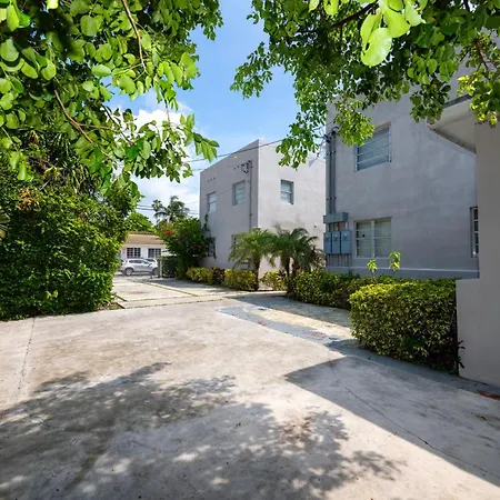 Sunny Days Apartments-2
