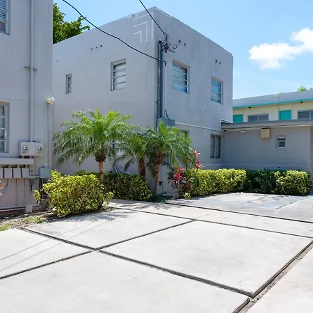 Sunny Days Apartments-3