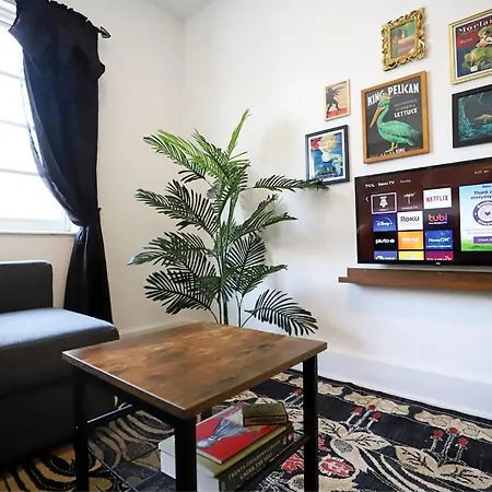 South Beach Free Parking Family & Pet Friendly Walk To Beach & Bay-2