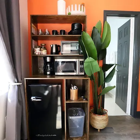 Family And Pet-Friendly Miami Beach Suite Beside Oceanside Park & Bark Beach-3