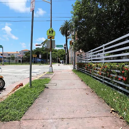 South Beach 2 Bedroom 2 Bathroom Steps To Ocean Drive-3