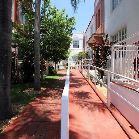 South Beach 2 Bedroom 2 Bathroom Steps To Ocean Drive-2