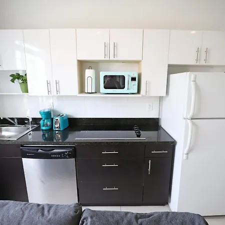 2 Bedroom Apartment 3 Minute Walk To South Beach & Ocean Drive-2