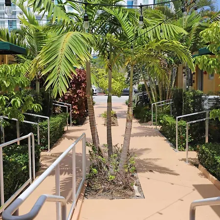 Family Pet Friendly Apartment 3 Minute Walk To Miami Beach-2