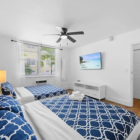 713 Miami Beach Apartments-3