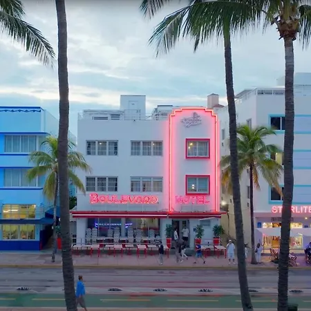 Ocean Drive Oasis In Art Deco District Of South Beach-3