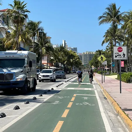 Ocean Drive Steps To Sea In South Beach With Free Parking-2