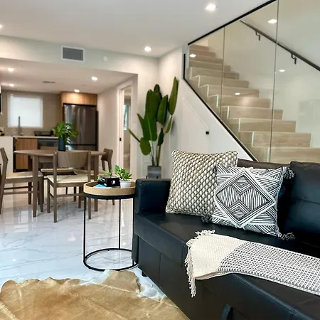 Townhouse In Heart Of South Beach Miami Steps To Sea-3
