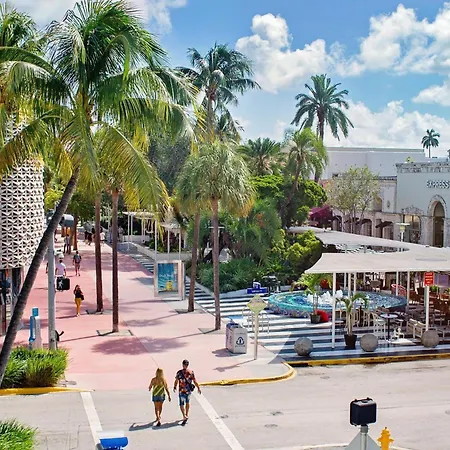Townhouse In Heart Of South Beach Miami Steps To Sea-2