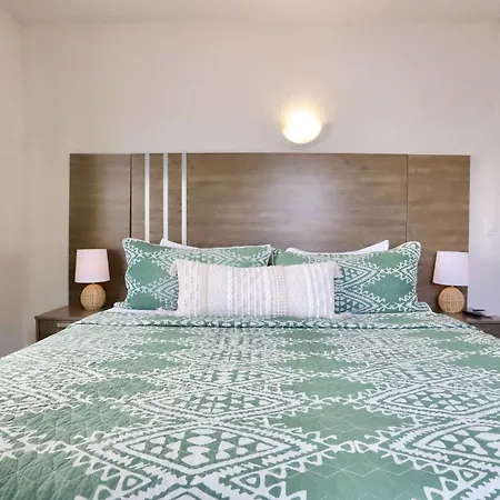South Beach Suite In South Of Fifth Neighborhood Across From Miami'S Best Beach-3