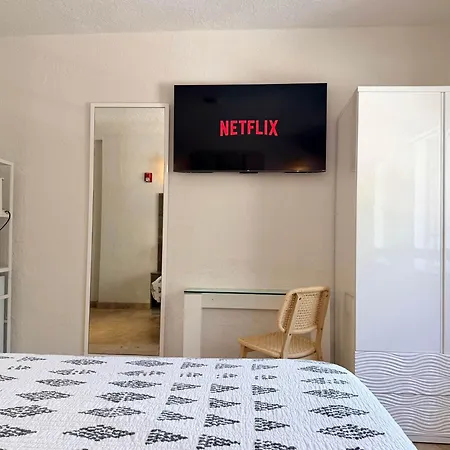 South Of Fifth Family & Pet-Friendly Retreat Across From Best Beach In Miami-3