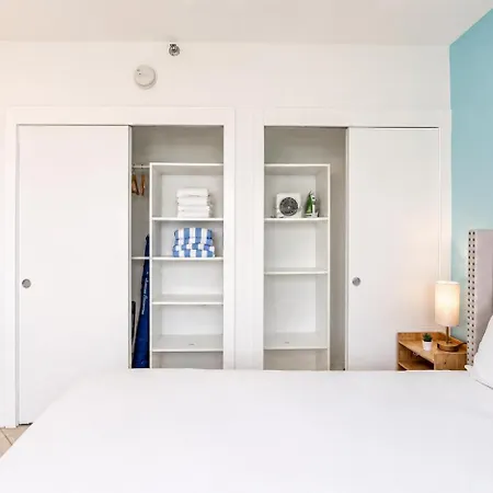 Seastays-Miami Beach Apartments-3