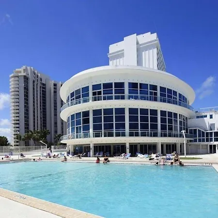 New Point Miami Beach Apartments-3
