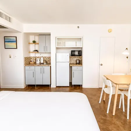 Seastays ~ Oceanfront Apartments-3