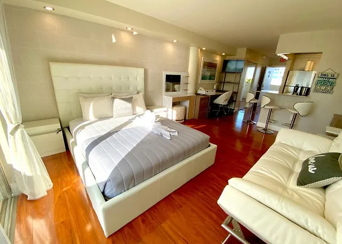 Modern Waterfront Apartment With Miami Skyline View, Free Parking 5 Mins Drive To Miami Beach, Estados Unidos