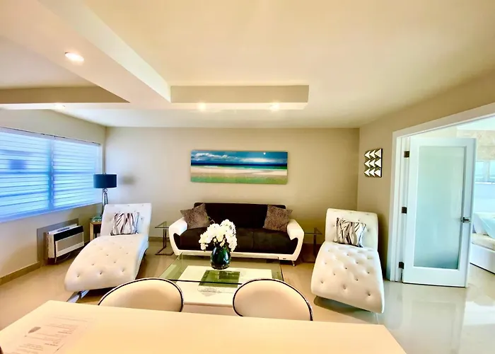 Premium Modern Waterfront Apartment With Miami Skyline View On The Bay 5 Mins Drive To Miami Beach With Free Parking