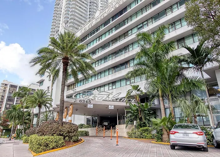 Deluxe Studios And Apartments At The Casablanca Miami Beach