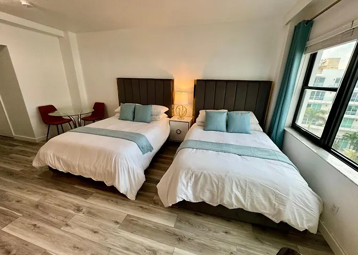 2 Beds - Beachfront, Pool & Ocean Access Miami Beach, USA