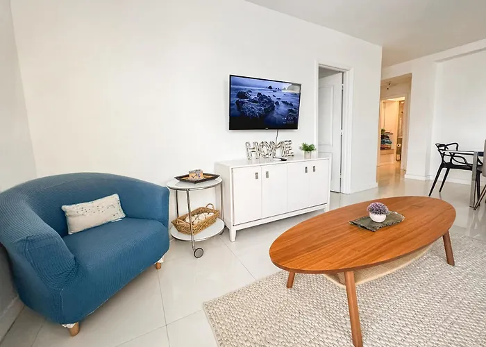 2 Bedroom On The Beach !