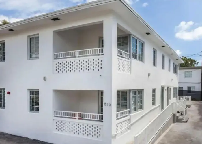 South Beach 2 Bedroom Family & Pet Friendly Apartment With Balcony & Free Parking