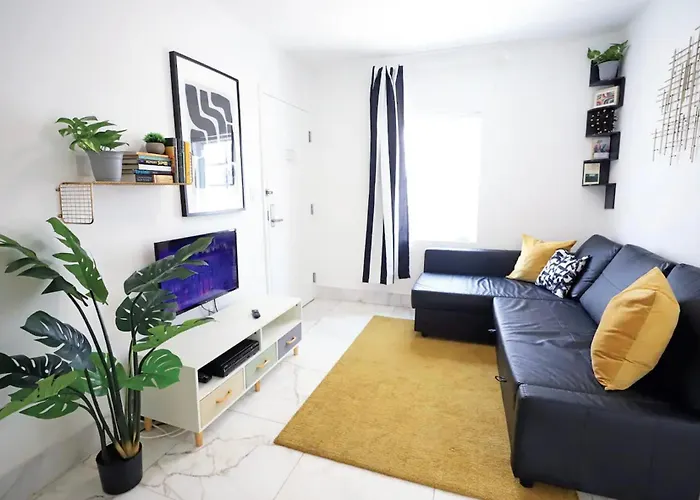 South Beach 2 Bedroom Family & Pet Friendly Apartment With Balcony & Free Parking Miami Beach, Stati Uniti