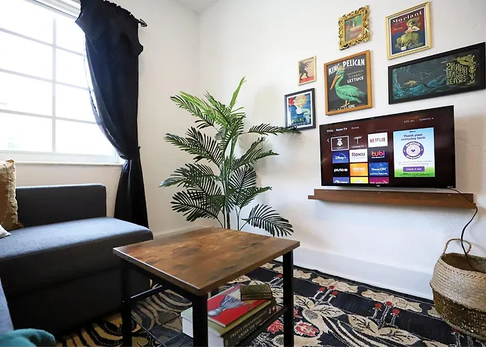 South Beach Free Parking Family & Pet Friendly Walk To Beach & Bay Miami Beach, United States