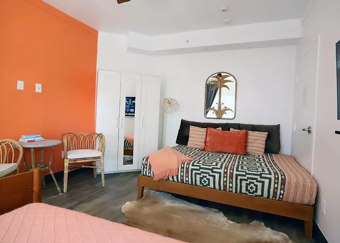 Family And Pet-Friendly Miami Beach Suite Beside Oceanside Park & Bark Beach