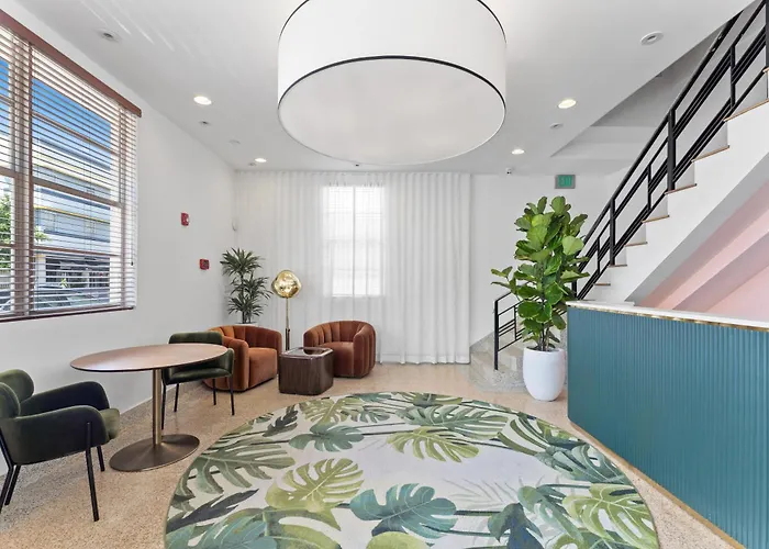 The Clifton Aparthotel Miami Beach