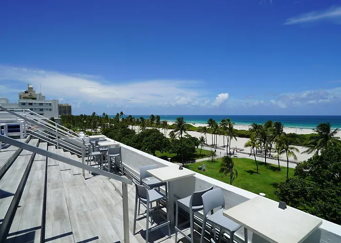 Deluxe Apartments At The Congress Miami Beach