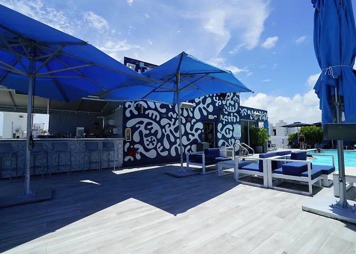 Deluxe Apartments At The Congress Miami Beach