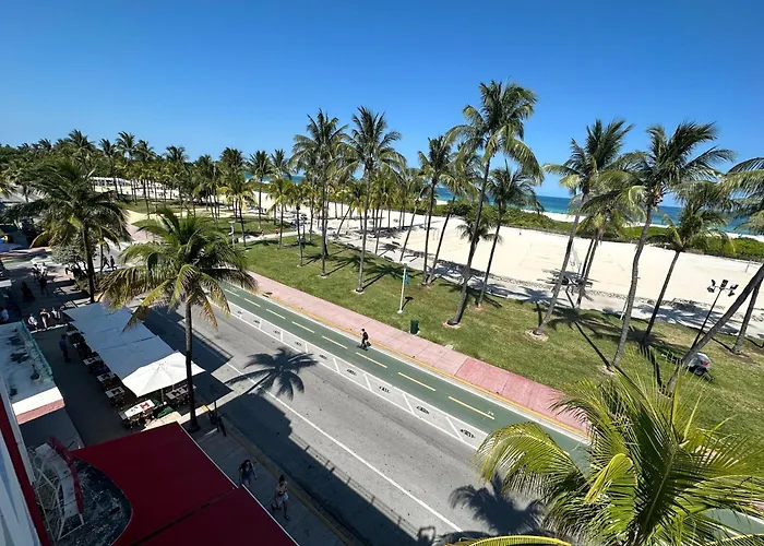 Ocean Drive Steps To Sea In South Beach With Free Parking Miami Beach, USA