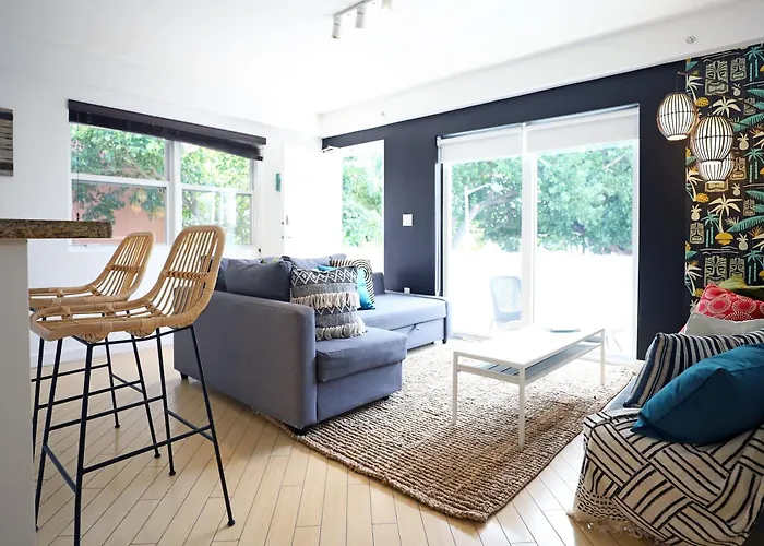 South Beach Walk To Sea Free Parking & Balcony Family & Pet Friendly