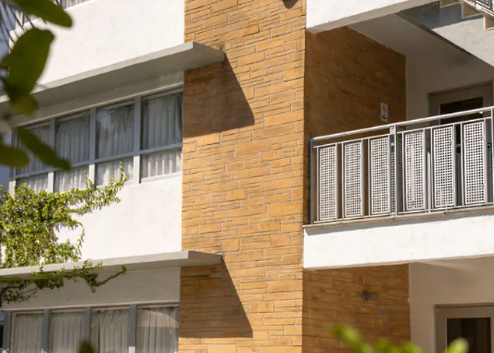 Crest Suites
