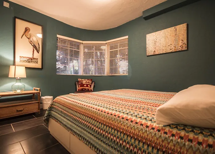 Beds N' Drinks Hostel Miami Beach