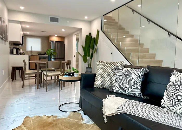 Townhouse In Heart Of South Beach Miami Steps To Sea