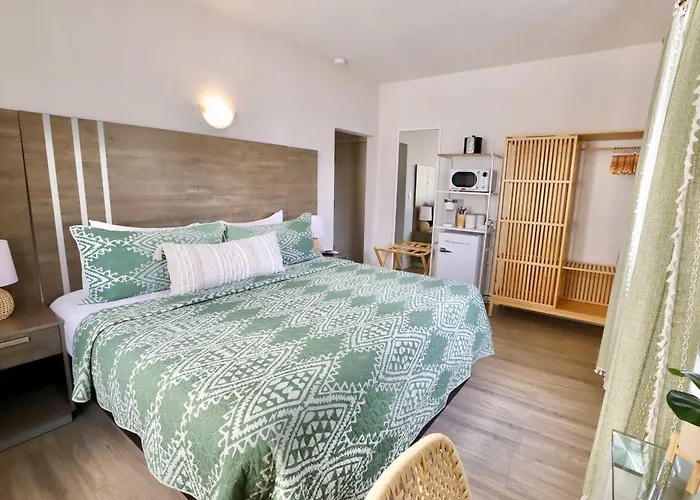 South Beach Suite In South Of Fifth Neighborhood Across From Miami'S Best Beach