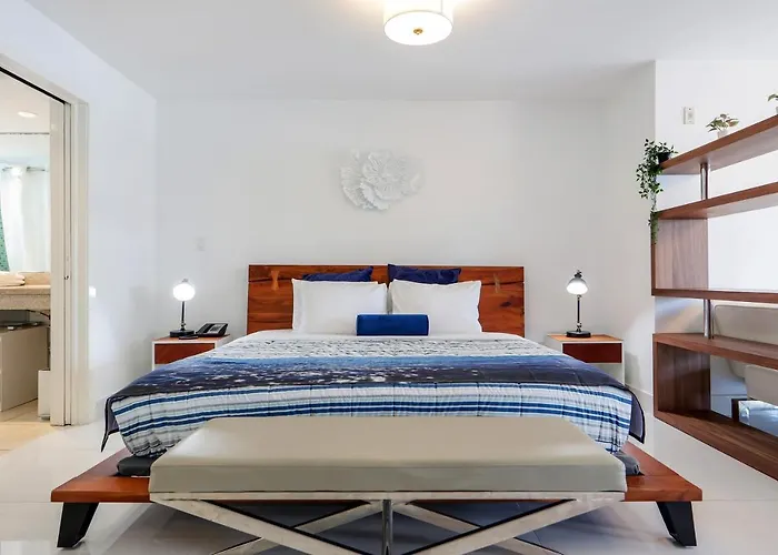 Strand Ocean Drive Suites