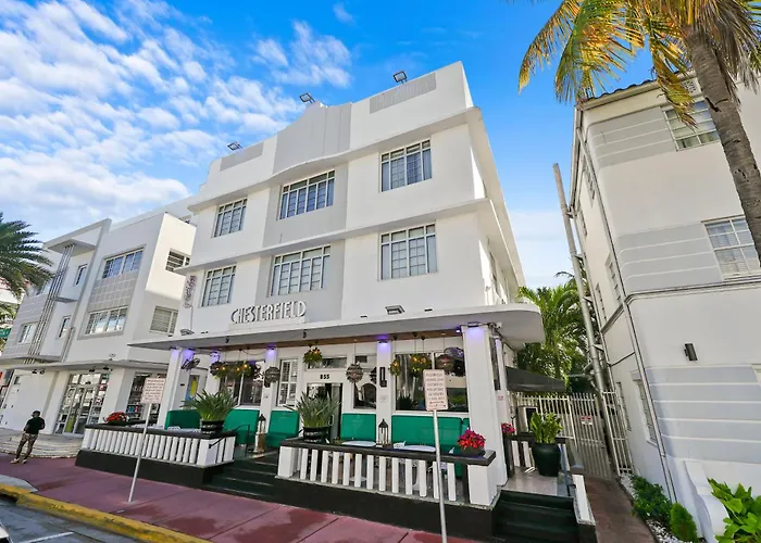 Chesterfield Hotel & Suites